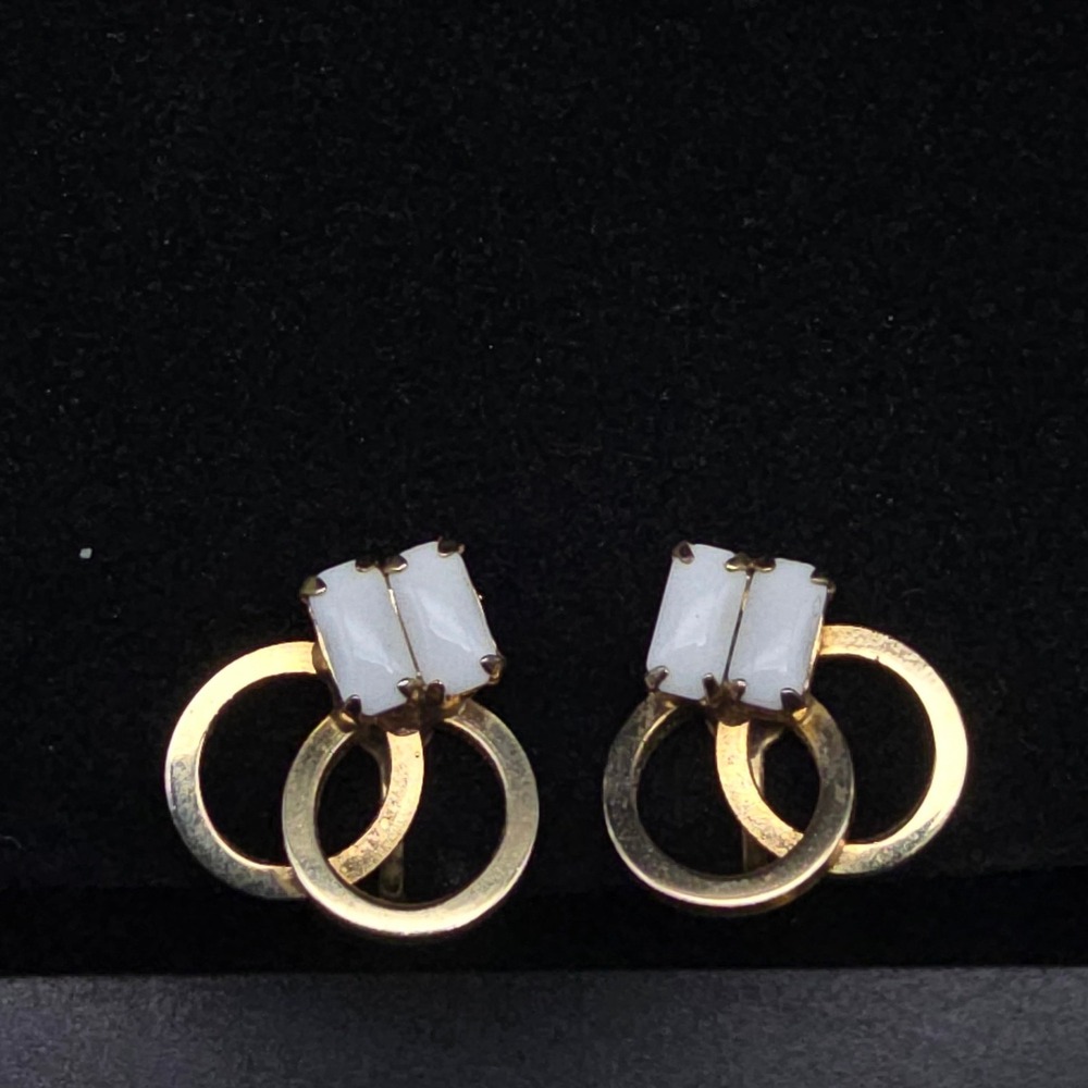 Milk Glass Screw Back Earrings Gold Tone Loop Hoop Vintage